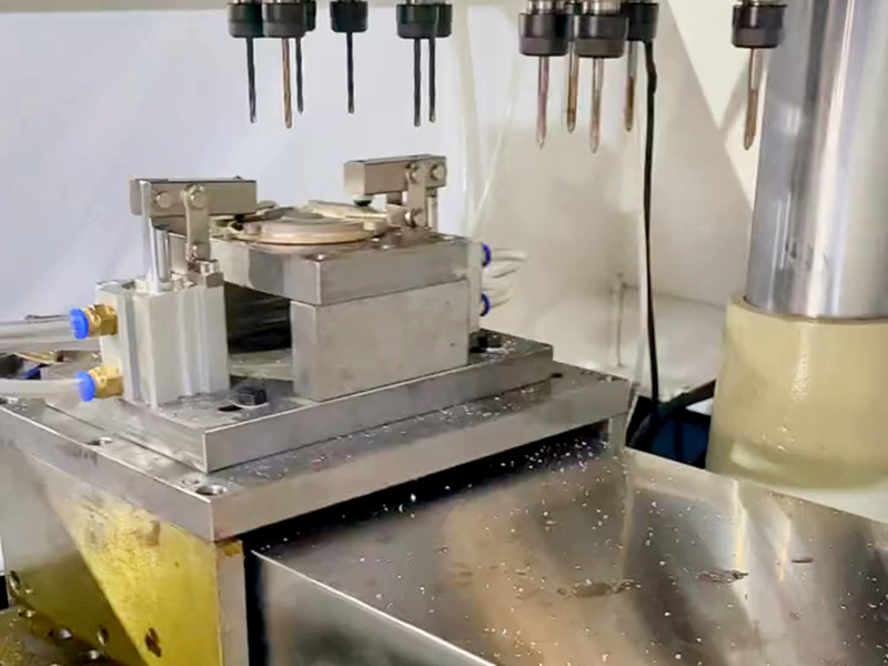 鉆攻機攻牙為什么會一次攻到底？